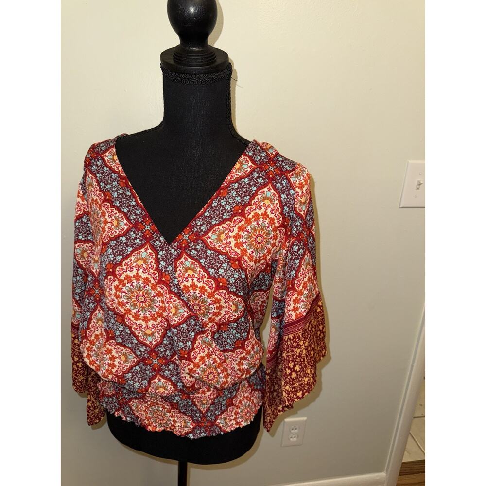 Twine & String Woman’s Cropped Red Blue Floral Smocked Surplice Boho Top Medium - Picture 2 of 5